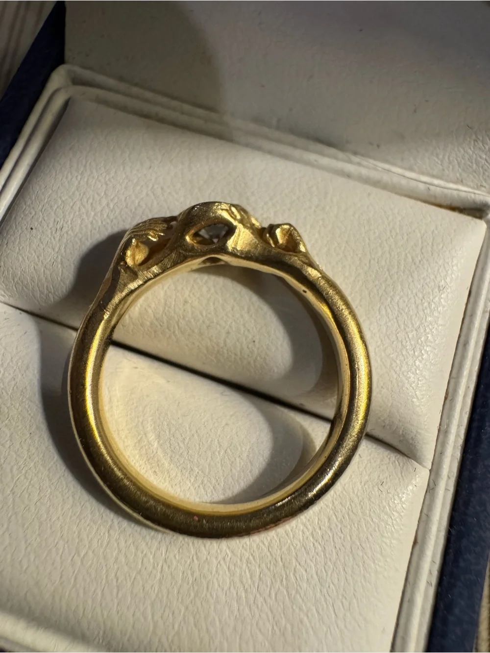 Fraser Hamilton 14k Yellow Gold Cornflower Blue Sapphire Hands  Ring $2500